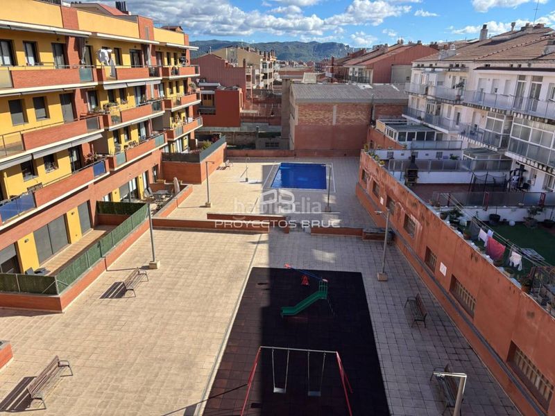 Foto 4003d30d-83e0-42cd-9e20-ca9b8ac23ac0. Pis amb calefacció piscina a Llevant Igualada