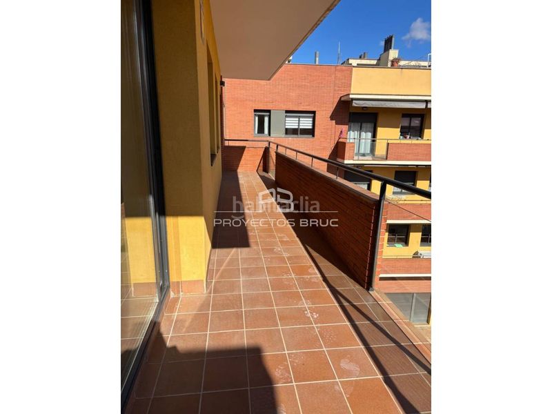 Foto c7865d31-2b4d-4bb2-9310-273a651d9f66. Pis amb calefacció piscina a Llevant Igualada