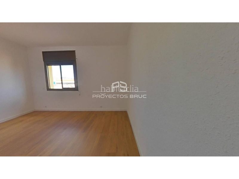Foto d61529ed-636f-4428-bed6-0cd853d4705d. Pis a Bon Pastor Barcelona