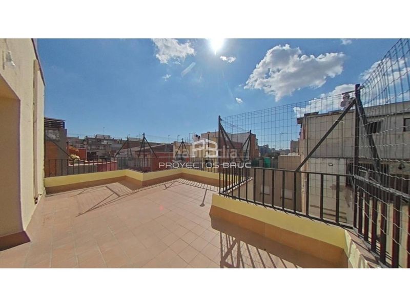 Foto eb0ae098-368d-443c-8bb6-2a077c270da3. Pis a Bon Pastor Barcelona