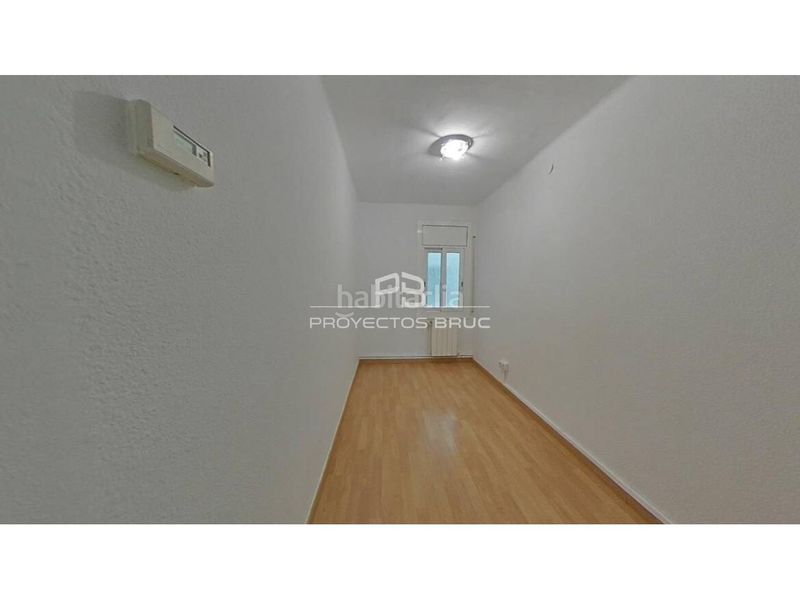 Foto fa40917e-5780-4a31-a5ce-37ce75033b4b. Pis a La Verneda - La Pau Barcelona