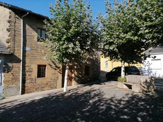 Casa en Cubillos del Sil. Se vende casa de piedra para reformar  en cubillos del sil