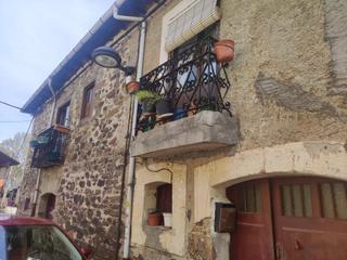 Maison à Área Rural Sur. Oportunidad , casa de piedra con terreno a lado del rio en san e