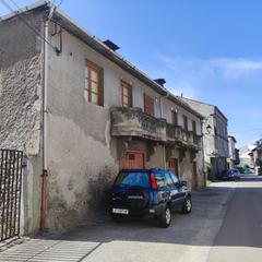 Casa en Cacabelos. Oportunidad casa con terreno para reformar en cacabelos