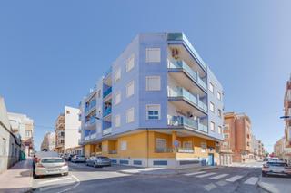 Apartament  Calle joaquin chapaprieta. Apartamento de  2 dormitorios con garaje en el centro de torrevi
