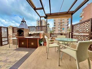Casa adosada en Nueva Torrevieja. Adosado de 4 dormitorios en torrevieja con jardin y terraza