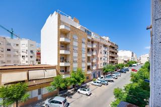 Apartamento en El Molino. Amplio apartamento de 3 dormitorios con terraza y trastero en to