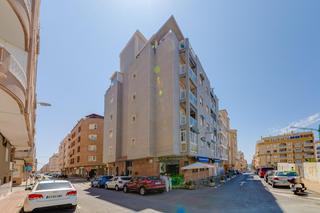 Apartament  Calle san pascual. Piso en torrevieja situado a 500 metros de la playa del cura