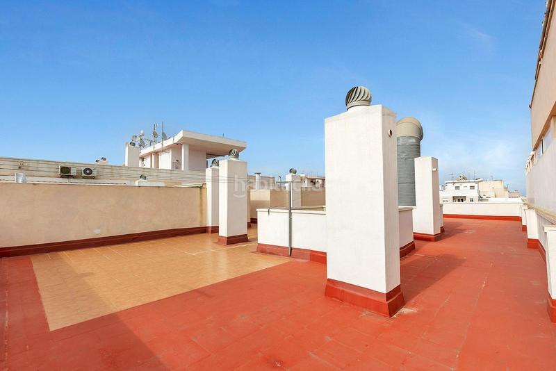 Foto 58751b63-636c-4227-ac33-cadcc9aa4d82. Estudio en calle joaquin chapaprieta estudio con piscina comunitaria en Torrevieja
