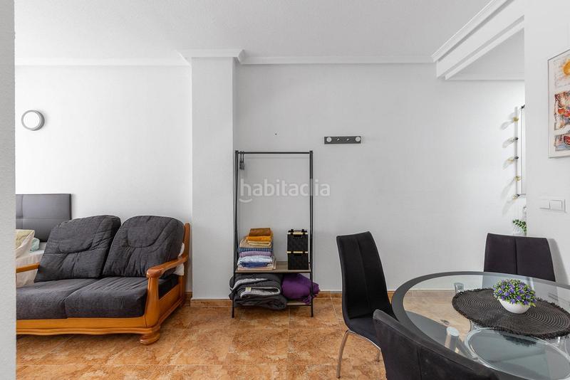 Foto 8dbb9ce6-1206-4c29-a83f-7c8889f05c5b. Estudio en calle joaquin chapaprieta estudio con piscina comunitaria en Torrevieja