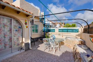 Semi detached house in El Pinar de Campoverde. Adosado de 2 dormitorios con jardin y entrada de coche en pinar