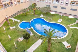 Appartement  Calle bilbao. Apartamento dos dormitorios con plaza de garaje y piscina comuni