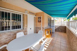 Appartement à Calle joven pura. Venta de apartamento  con plaza de garaje zona nueva torrevieja