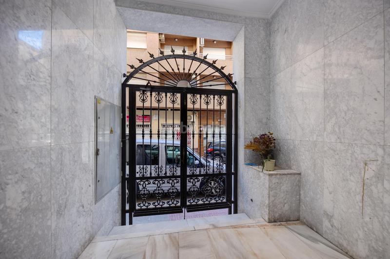 Foto 1ec51f79-c800-46d8-850f-25feebf9226d. Piccolo appartamento in Las Piscinas Naturales Torrevieja