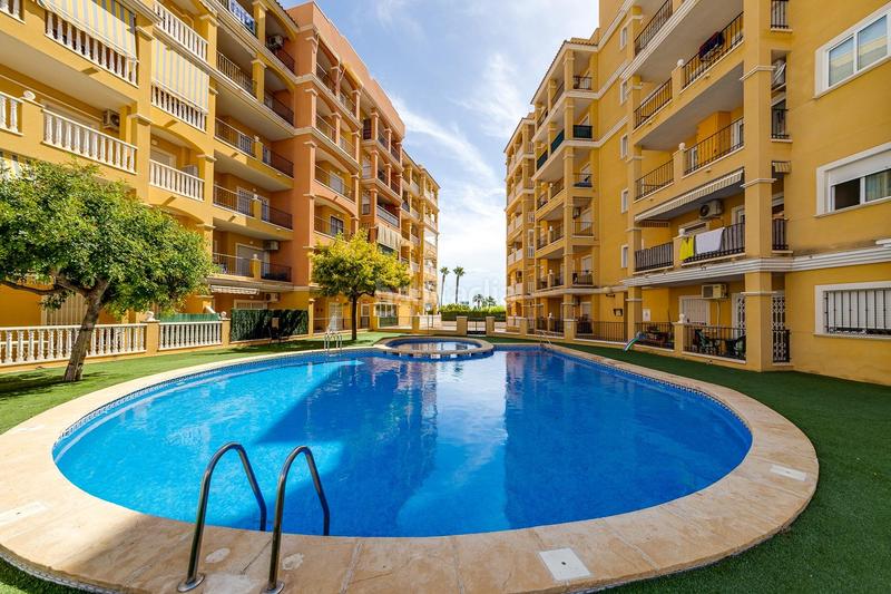 Foto 00812400-83a4-421e-bf36-5059b49b6133. Appartement avec piscine dans Torreblanca Torrevieja