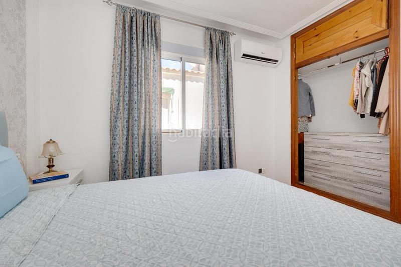 Foto 501cd8ce-ff6d-4ffb-8ebe-9800bc729f3b. Chalet avec piscine dans Parque Acuático - Sector 25 Torrevieja