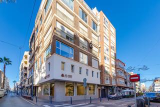 Apartament en Centro - Muelle Pesquero. Apartamento de 3 dormitorios con vistas al puerto y al mar en to