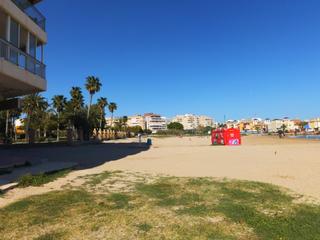 Apartment in El Acequión. Apartamento en primera línea de playa en torrevieja
