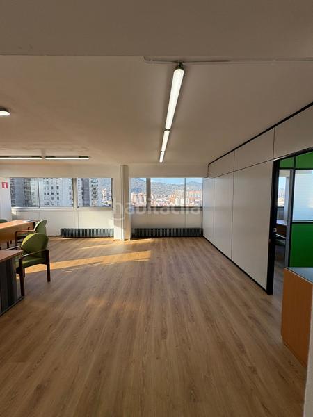 Foto 445f3759-41fa-437f-9823-c3cb41b36e96. Miete büro in Zabalburu Bilbao