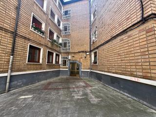 Pis  Calle larraskitu