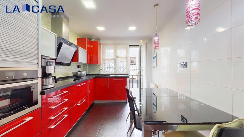 Foto 0b89f3b0-b4e1-4b59-be55-629bc0758a6f. Etagenwohnung mit heizung in Centro Barakaldo