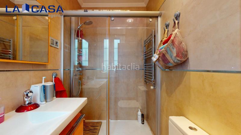 Foto adae52d5-be44-4b2b-81a5-e2741e2db410. Etagenwohnung mit heizung in Centro Barakaldo