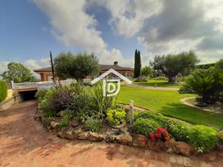 Chalet  21. Chalet ubicado en una urbanización de monserrat valencia