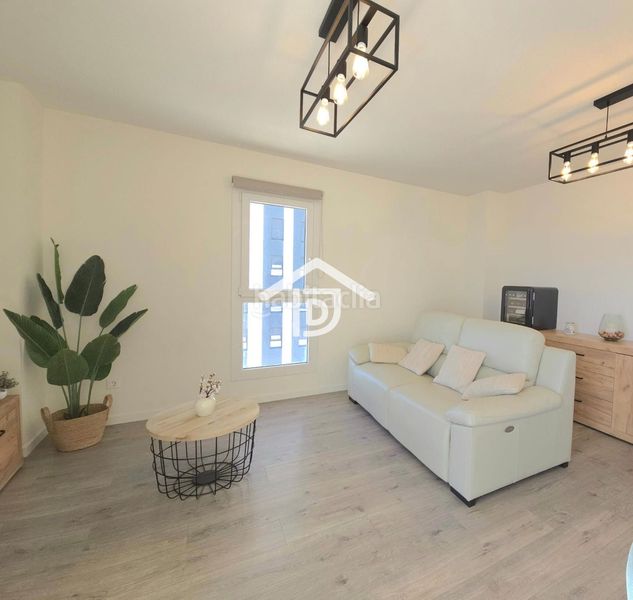 Foto 835a879e-ca71-47f3-b05e-cfd8195d681d. Pis amb calefacció aparcament piscina a Malilla Valencia