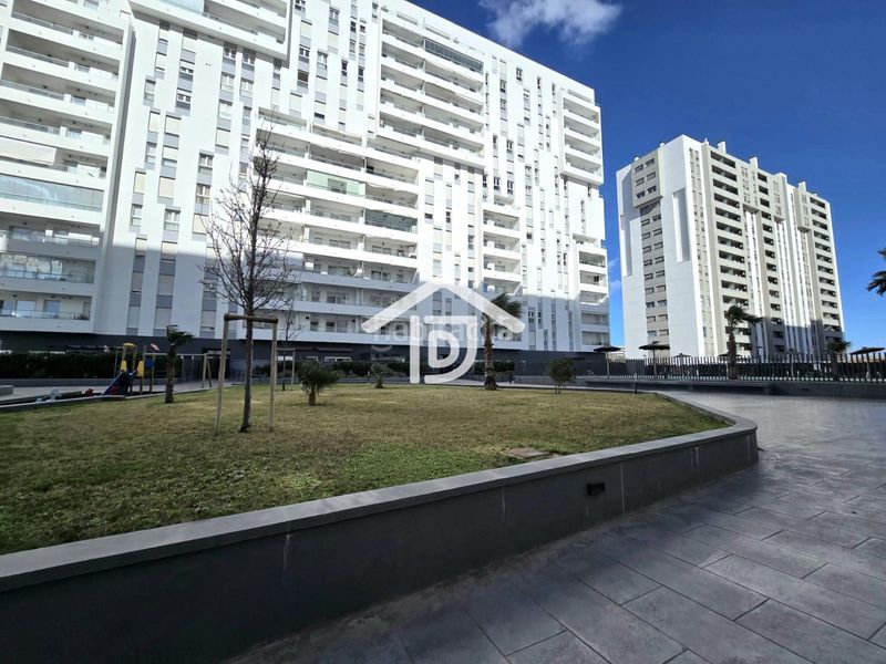 Foto e16fad01-232a-4f84-a60e-243fa7633c68. Pis amb calefacció aparcament piscina a Malilla Valencia