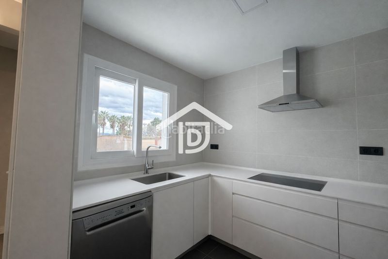 Foto 23af1a91-19c7-4d5b-b805-a2548f869372. Casa adossada amb aparcament a Benimuslem