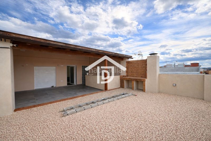 Foto a3f36fef-928f-499b-978d-4cb7e7047a5f. Casa adossada amb aparcament a Benimuslem