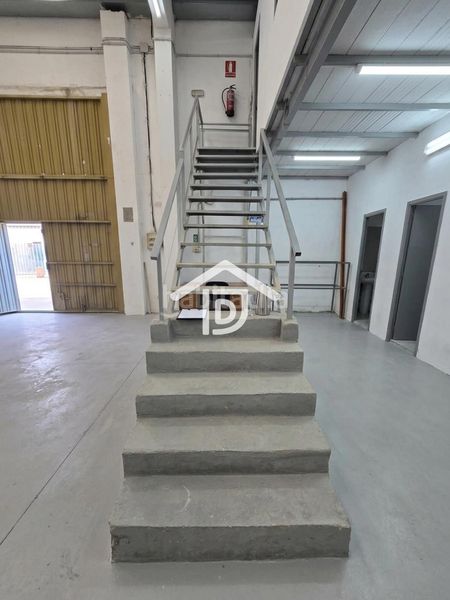 Foto 32584018-3cf6-4a73-a071-e87564b23879. Rent industrial building in Aldaia