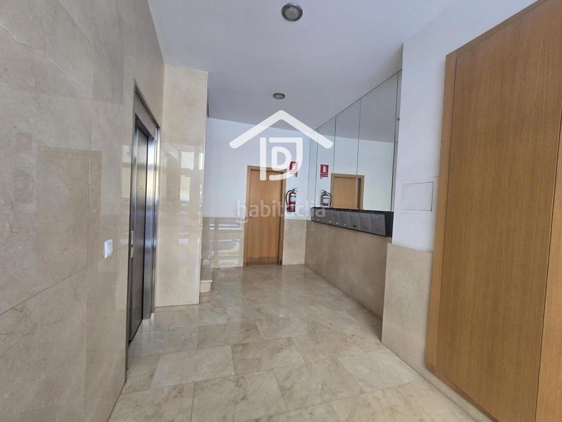 Foto df79282e-c900-46d2-b06d-920d9d82abe0. Alquiler piso exclusivo para trabajadores en Centro Ciudad Paterna