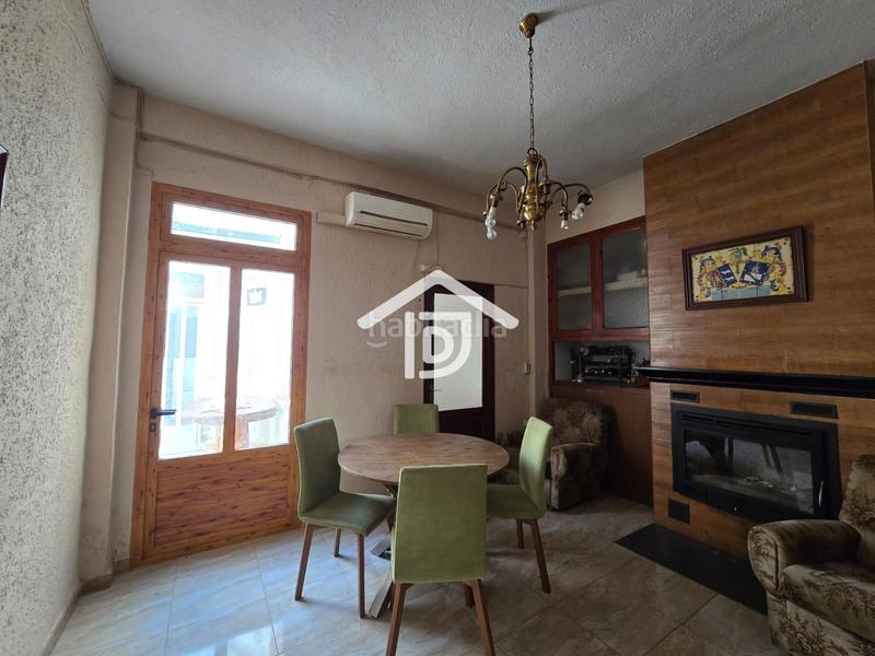 Foto d37fa61a-ec4c-4f32-92d2-439ffe552c8f. Piso bajo vivienda con infinitas posibilidades en Enguera