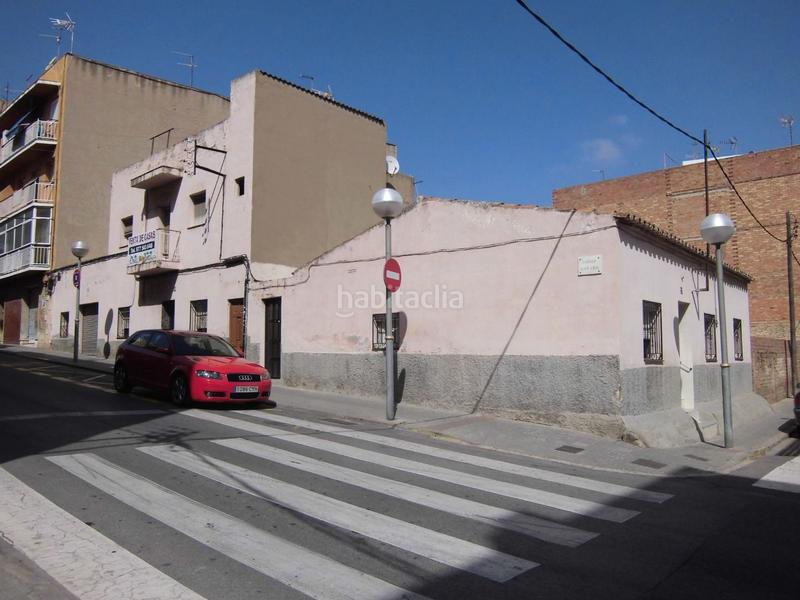 Foto b77e2a61-a469-4804-af7e-54056df9bf68. Casa  solar para construir en Bonavista , superficie solar 237 m2 en el centro del barrio, gran fachada a calle principa en Tarragona