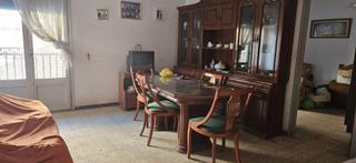 Appartement  Carrer vint-i-dos. Piso a reformar en bonavista