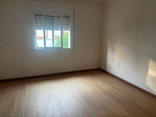 Flat  Carrer de l'escultor martorell. Piso a reformar en la canonja
