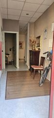 Business premise  Carrer vint-i-tres baix. Local comercial en venta en bonavista