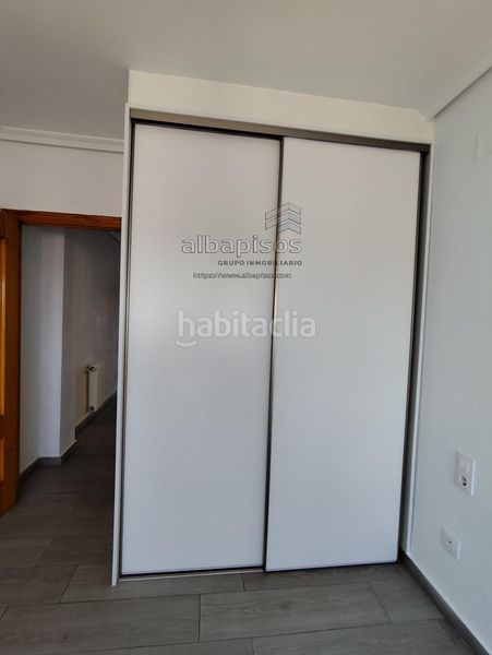 Foto 0115731e-d63d-4e12-b02f-7bde64d80be8. Pis amb calefacció aparcament a Hospital Albacete