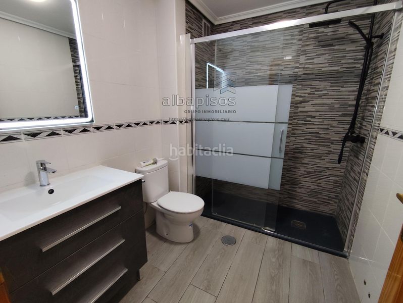 Foto 1b12dcc1-8039-49f2-88ac-742c2c4f4da8. Pis amb calefacció aparcament a Hospital Albacete