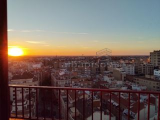 Piso en Carretas - Pajarita. Espectacular vivienda reformada con garaje, trastero, 2 balcones
