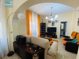 Alquiler Casa en Fátima. Se alquila casa en barrio de fatima, de cuatro habitaciones solo