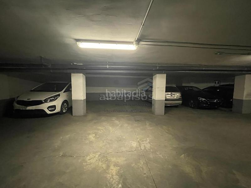 Foto 906c8c08-4344-475d-bc3b-e36f93d8c9b1. Car parking in Hospital Albacete