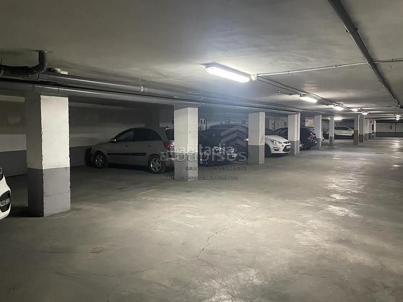 Foto a3ddb479-e6cb-48f9-8f6c-af3cfab0aa85. Car parking in Hospital Albacete