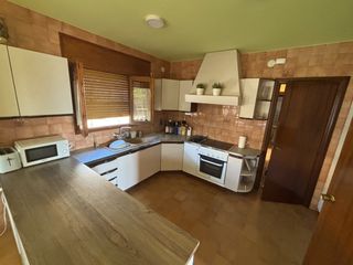 Chalet in Miralcamp. Xalet amb jardi  en venda