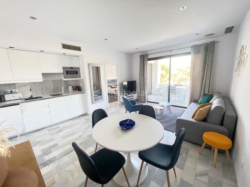 Foto 556cbc5f-84e6-4758-9008-4f8fb3a5ad82. Alquiler apartamento en calle londres 89t bonito apartamento en alquiler en un lugar privilegiado en Marbella