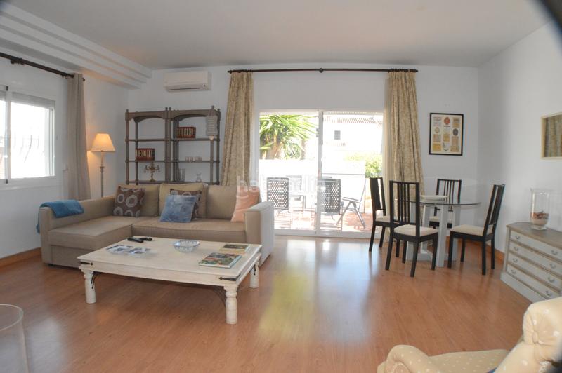 Foto 019939c9-65f4-4575-aa5e-049b56c4e82a. Maison jumelée avec piscine dans Los Naranjos Marbella