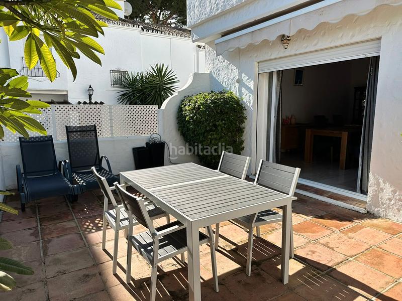 Foto bc346bbb-9e39-46d0-831c-8190417e564f. Maison jumelée avec piscine dans Los Naranjos Marbella