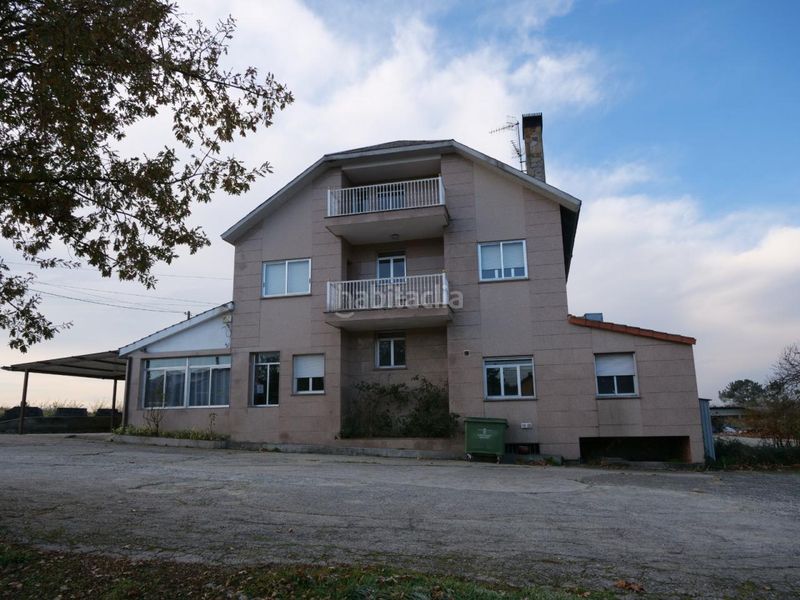Foto 86252c28-c8f9-4e1e-950f-2e7fe72facab. Chalet en San Cibrao das Viñas