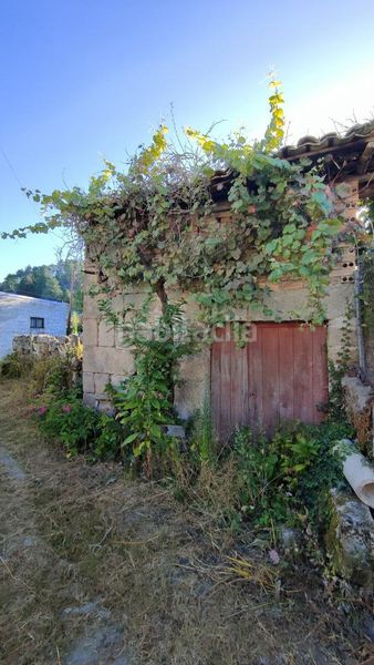 Foto 252666c7-e20e-4295-96c0-f5974aad425e. Masia a Nogueira de Ramuín